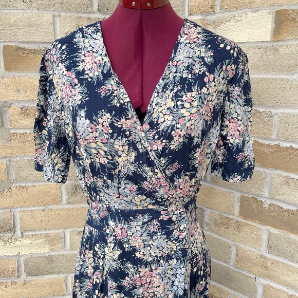 Vtg 80s Laura Ashley Blue Pastel Floral Wrap Dress Short Sleeve Cottage Sz 10 US - Picture 2 of 8